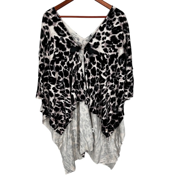 Dana Buchman Sweaters - Dana‎ Buchman Animal Print Poncho Cape Wrap Front Clasp Super Soft Women's S/M